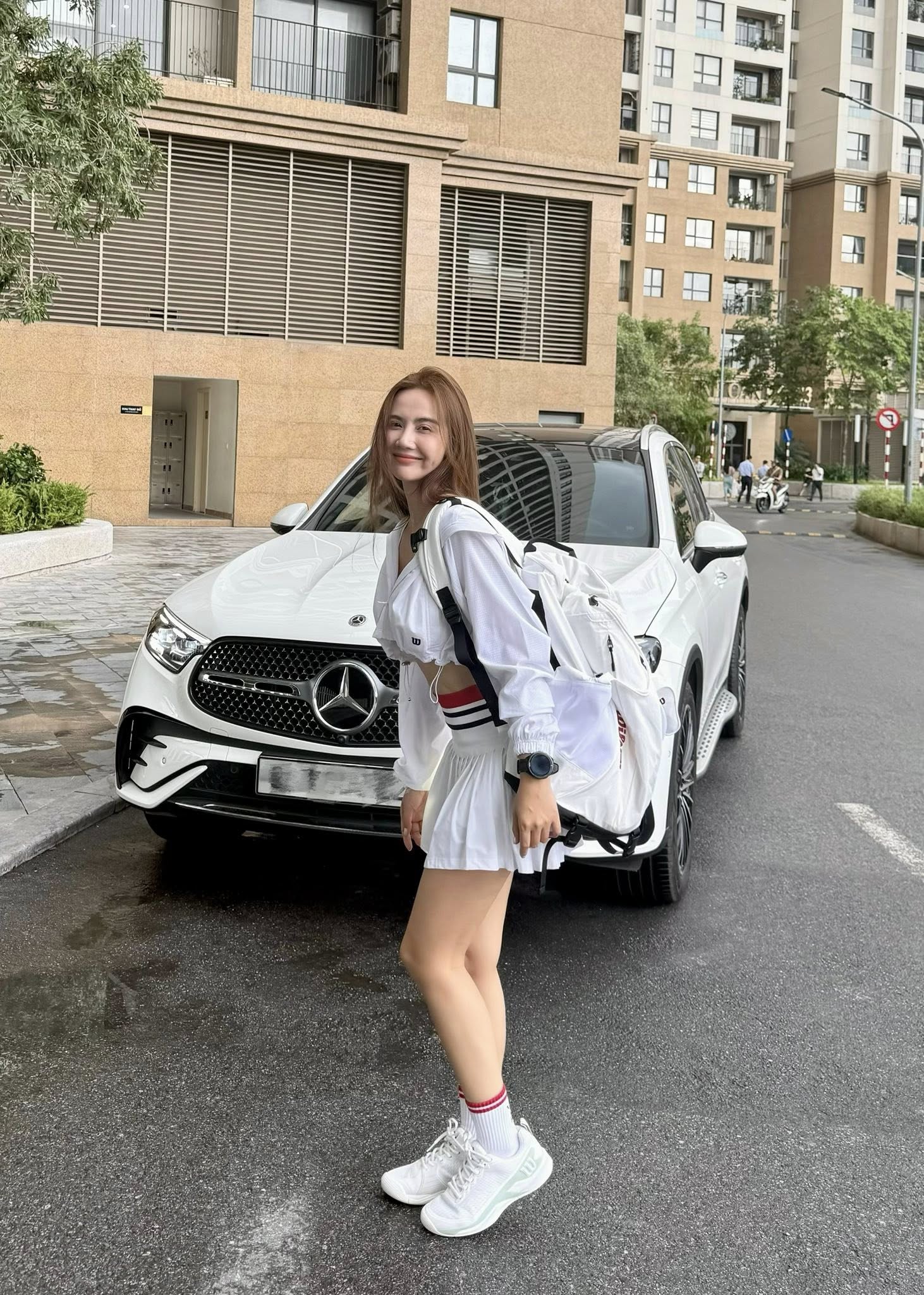 Phong cách gợi cảm thời thượng của Huyền Lizzie