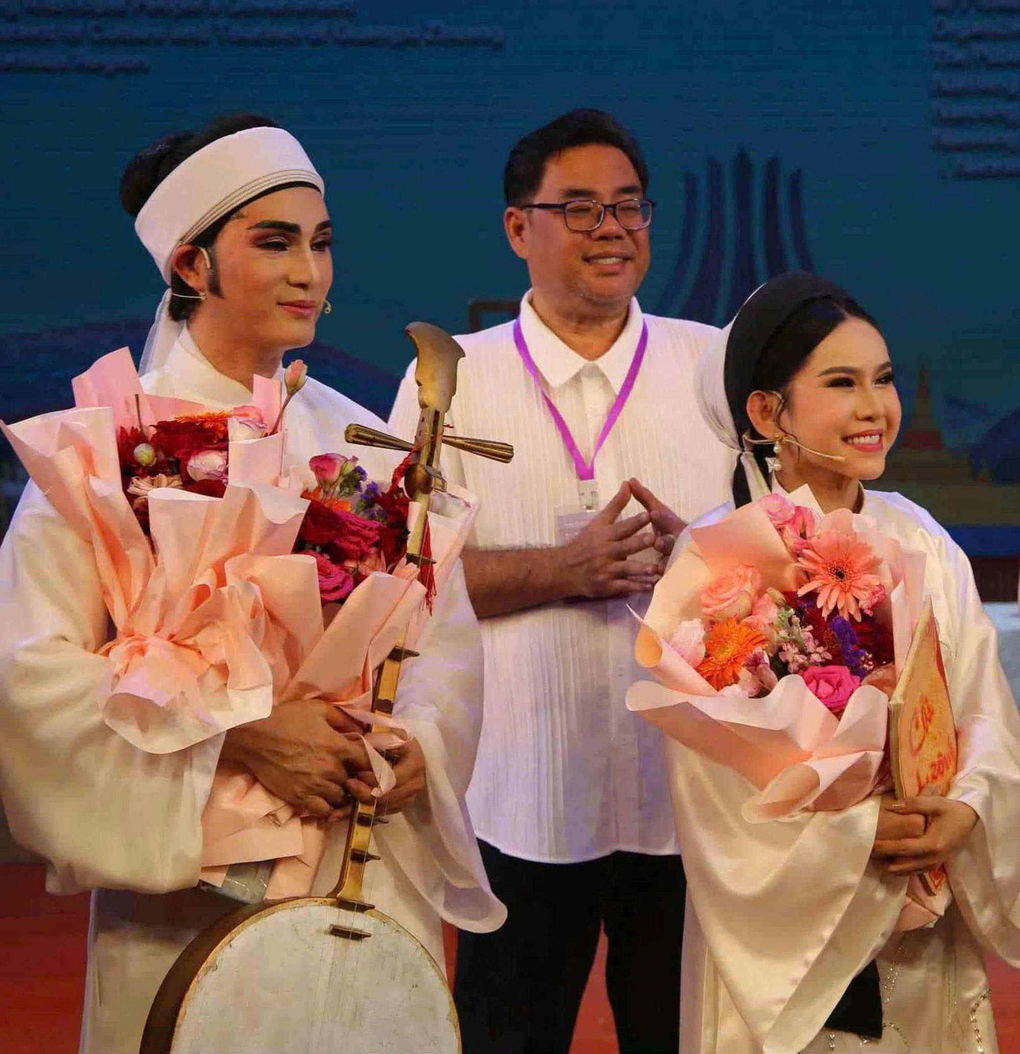 Nghệ sĩ trình diễn trong vở 'Nhật thực'