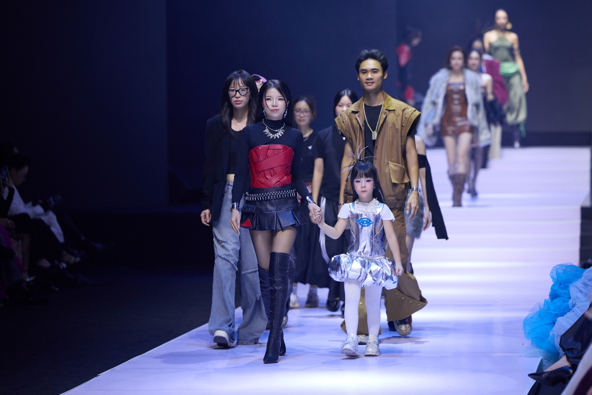 NTK Phạm Trần Thu Hằng phát biểu