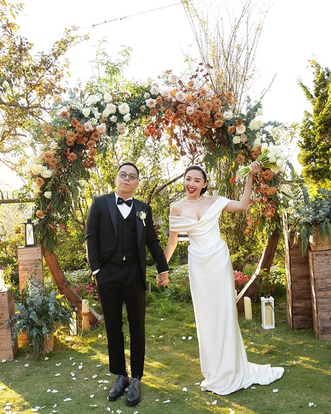 Đám cưới riêng tư của Tóc Tiên và Touliver