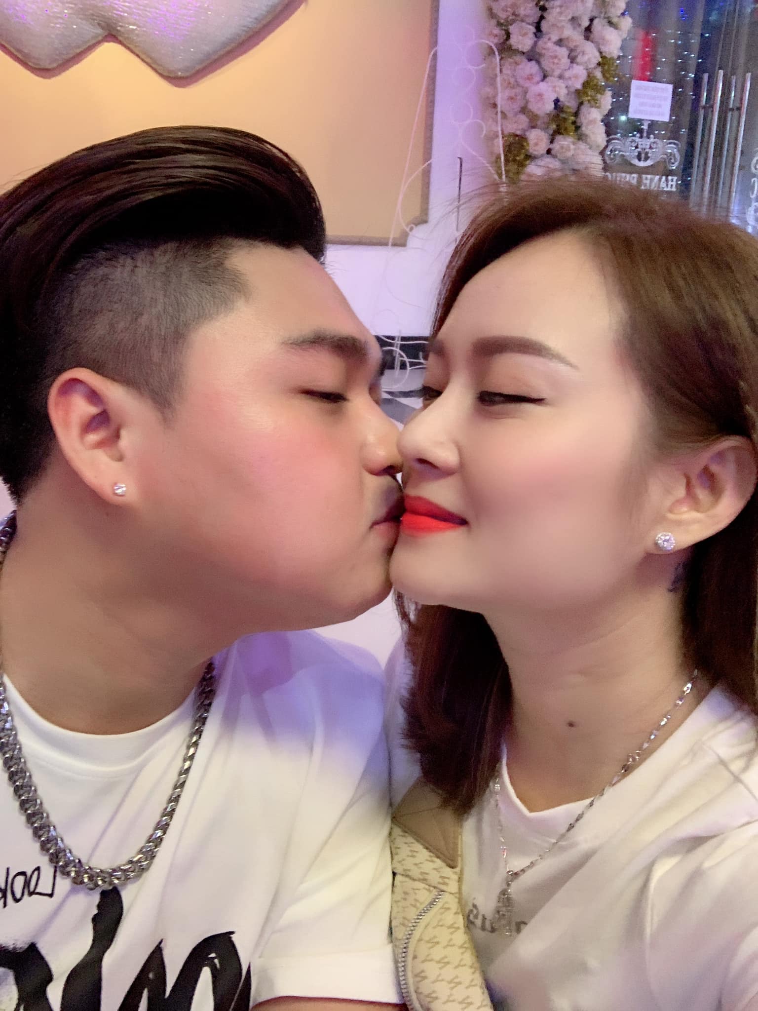 Nhan sắc vợ hơn 8 tuổi, có 2 con riêng của nam ca sĩ Việt có tiếng- Ảnh 7. Duy Phước và Trân Châu những dịp lễ