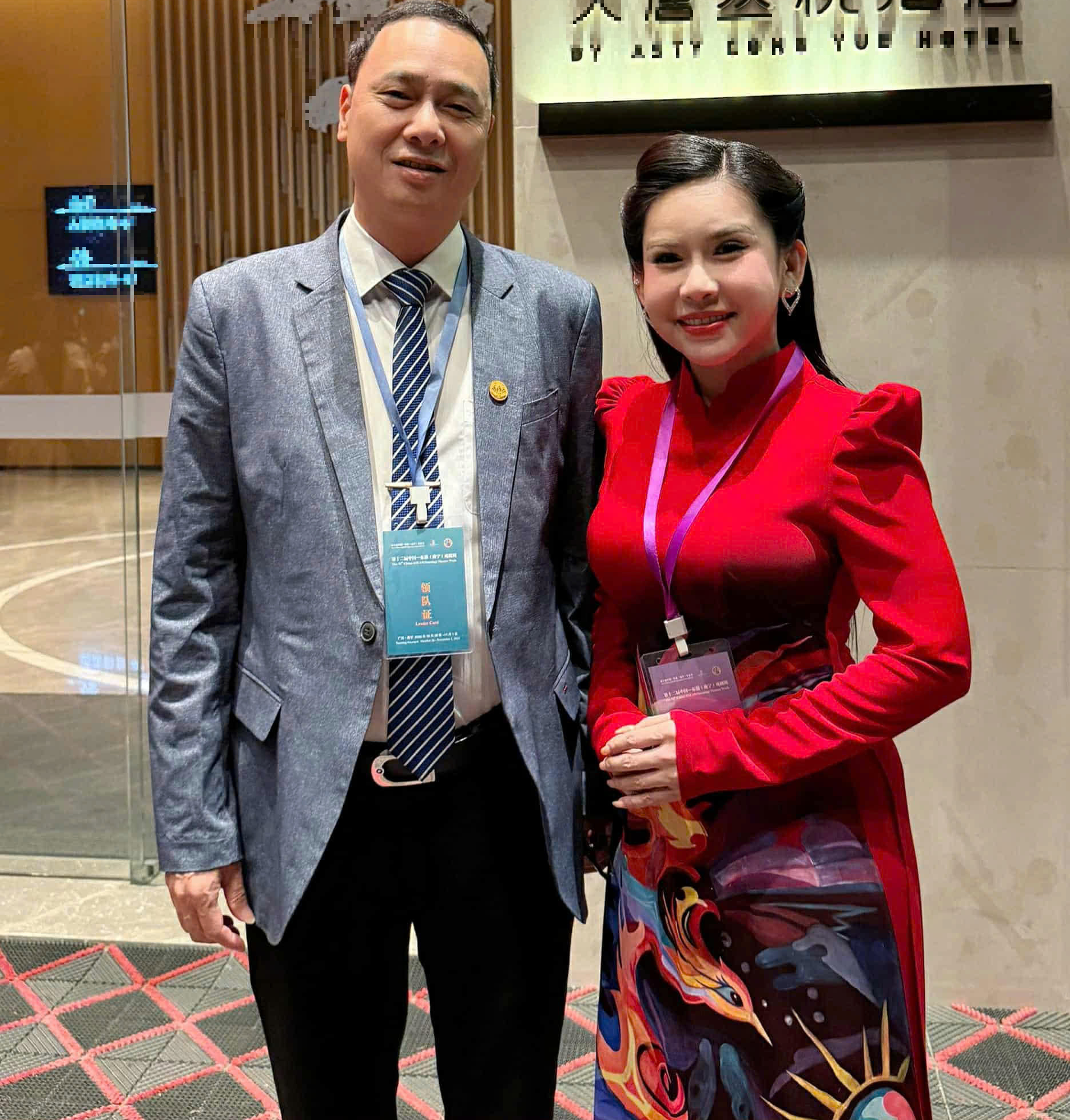 Bình Tinh và thầy TS Phạm Huy Quang