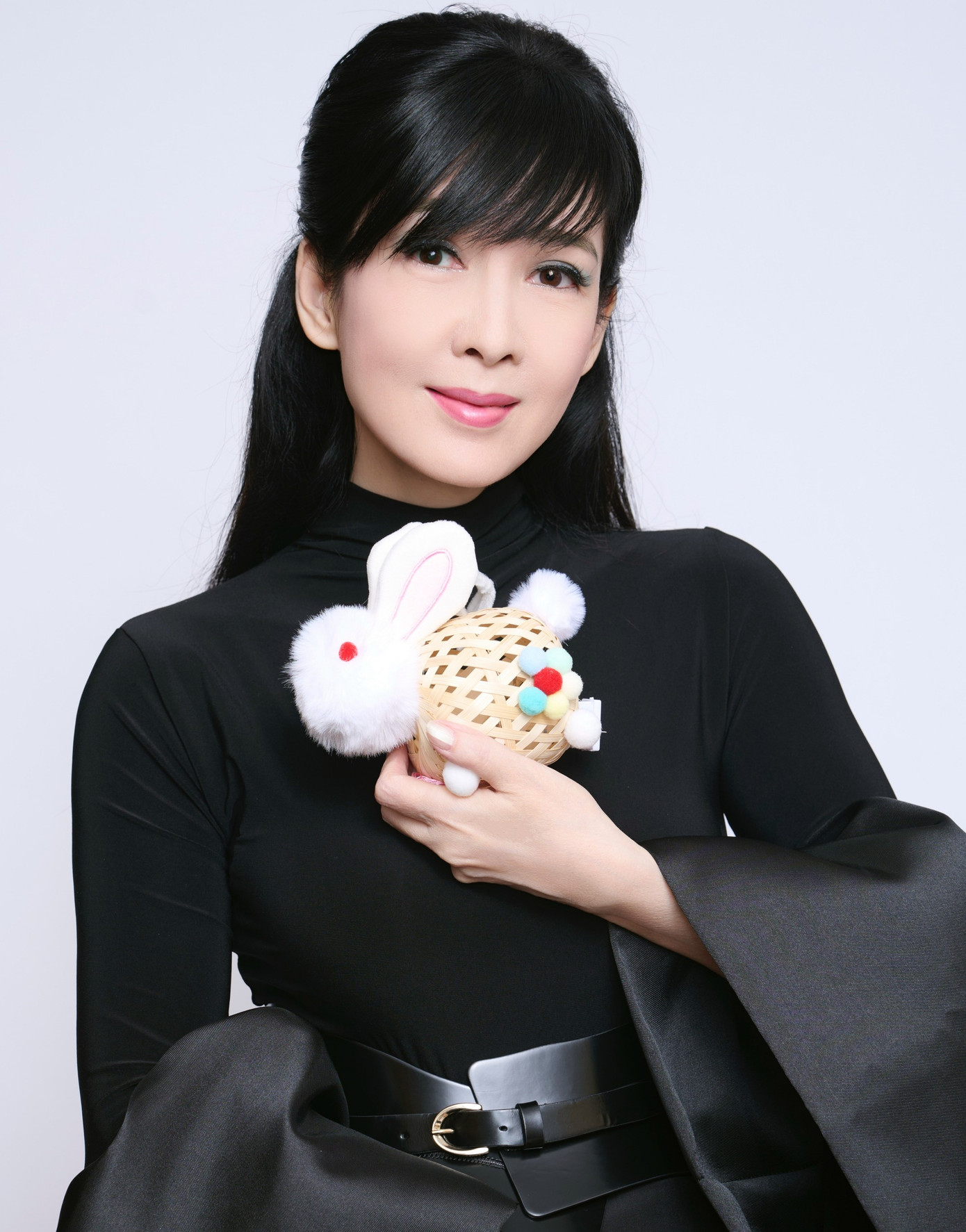 Châu Huệ Mẫn giữ dáng trẻ trung