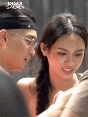 Vũ Thuý Quỳnh và Đức Phạm tương tác thân mật trên sân pickleball