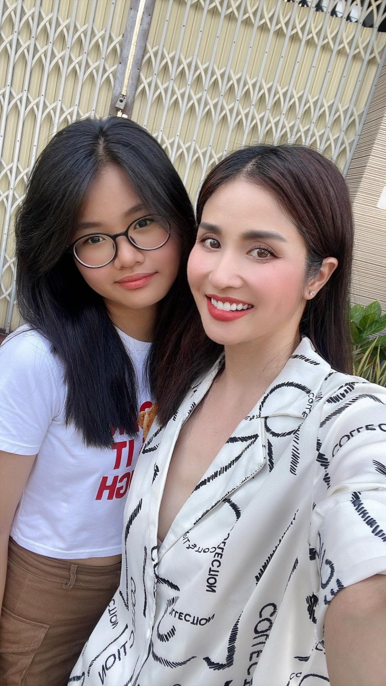 Gia đình hạnh phúc của Huỳnh Thảo Trang