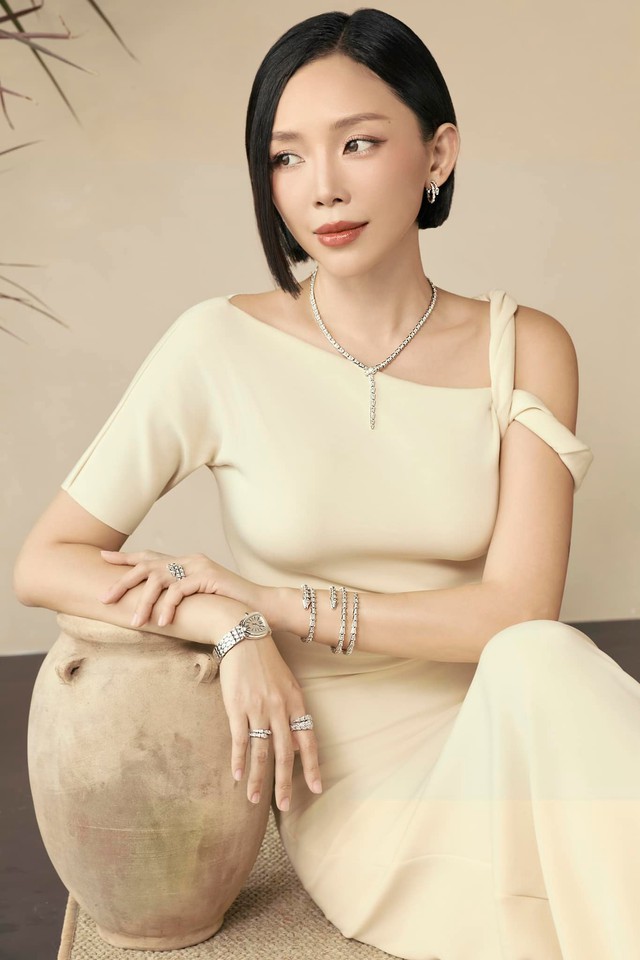 Mẹ Tóc Tiên quyết định người yêu con gái