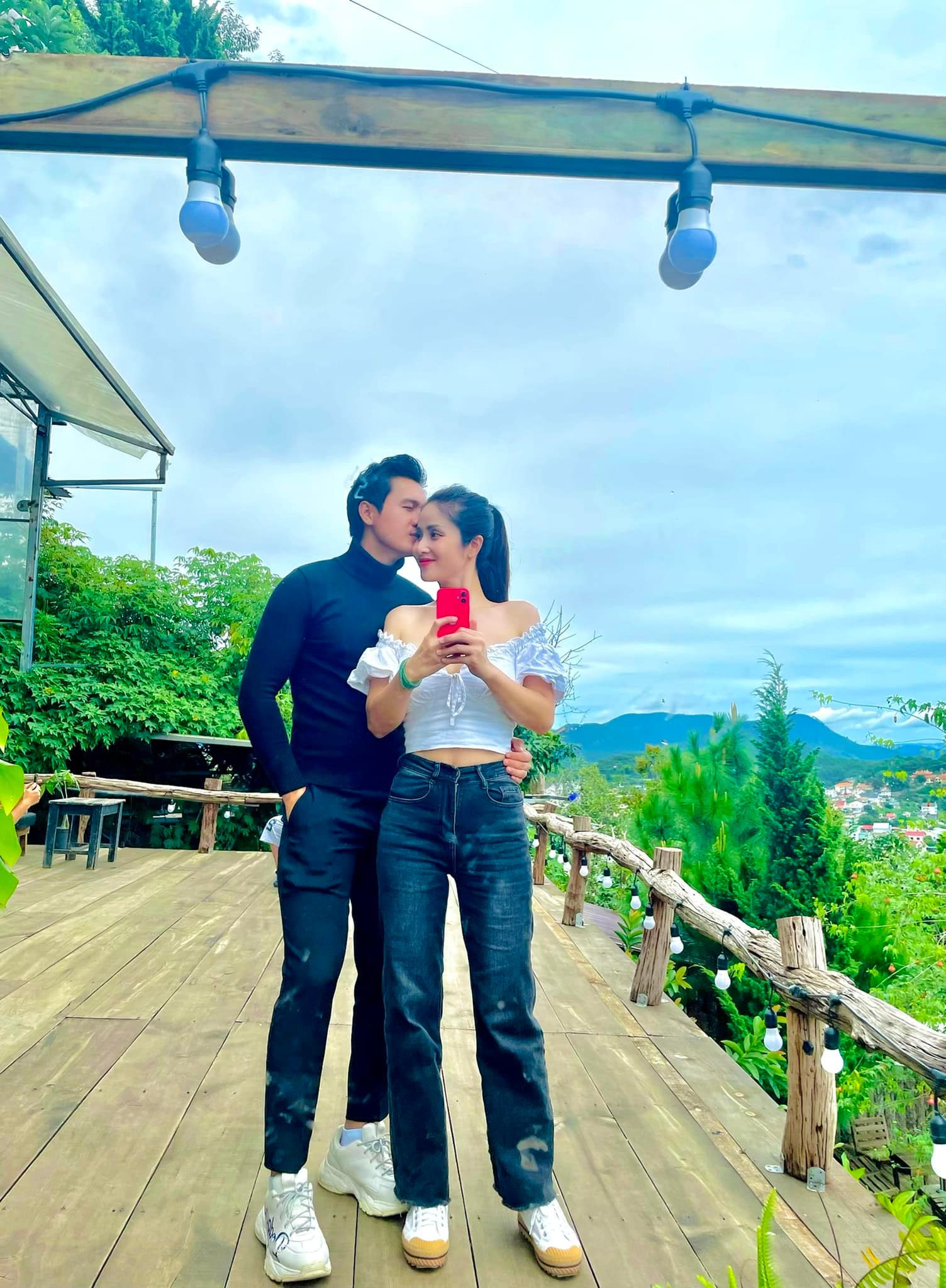 Mẹ chồng tâm lý và yêu thương con dâu