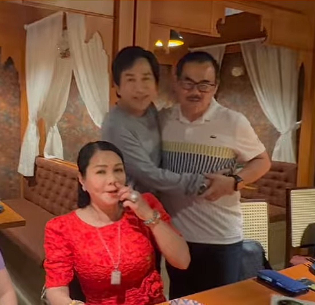 Buổi gặp gỡ thân mật tại nhà hàng Kim Tử Long và vợ chồng Ngọc Huyền trò chuyện trong buổi gặp mặt