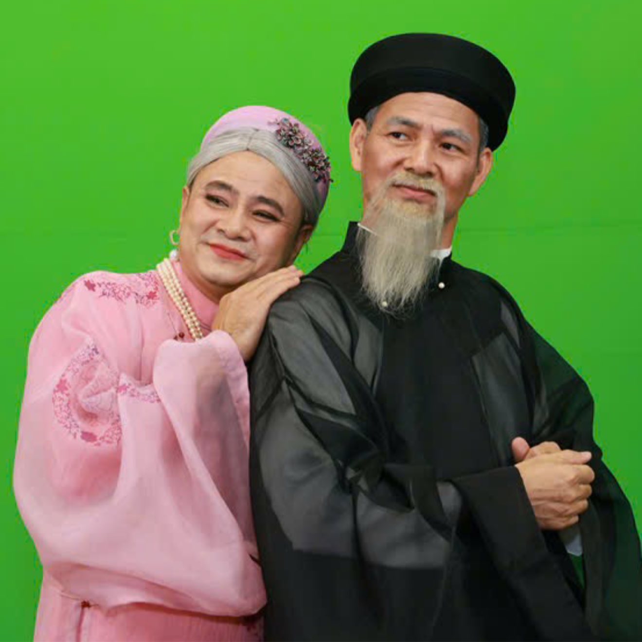 Một khoảnh khắc thân thiết khác của hai nghệ sĩ