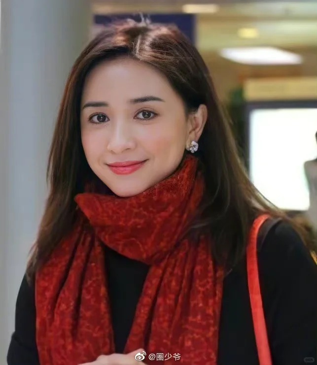 Ngô Uyển Phương sống kín tiếng, nhan sắc trẻ trung