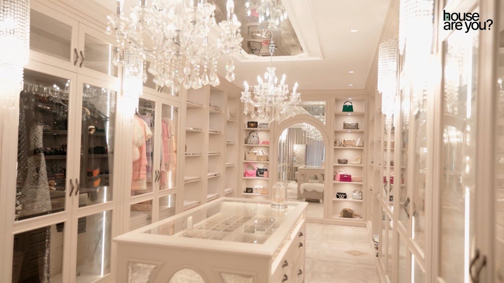 Phòng thay đồ đẹp như showroom hàng hiệu