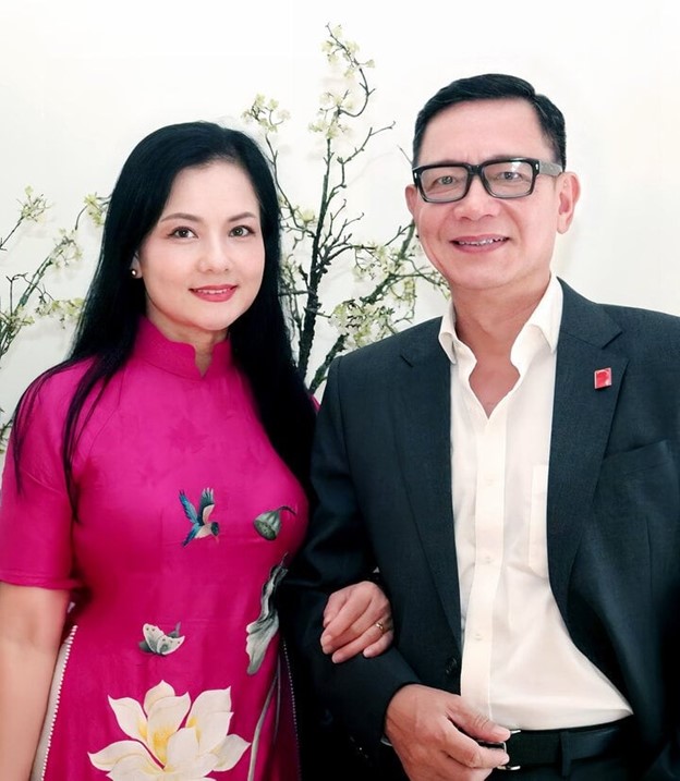 NSND Thu Quế và ông xã gặp nhau tại Đoàn Kịch Quân khu 2 Cặp đôi nghệ sĩ quân đội