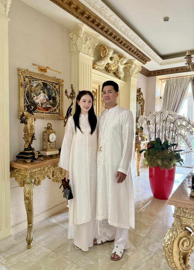 Hình ảnh đời thường hạnh phúc của Phillip Nguyễn và Linh Rin