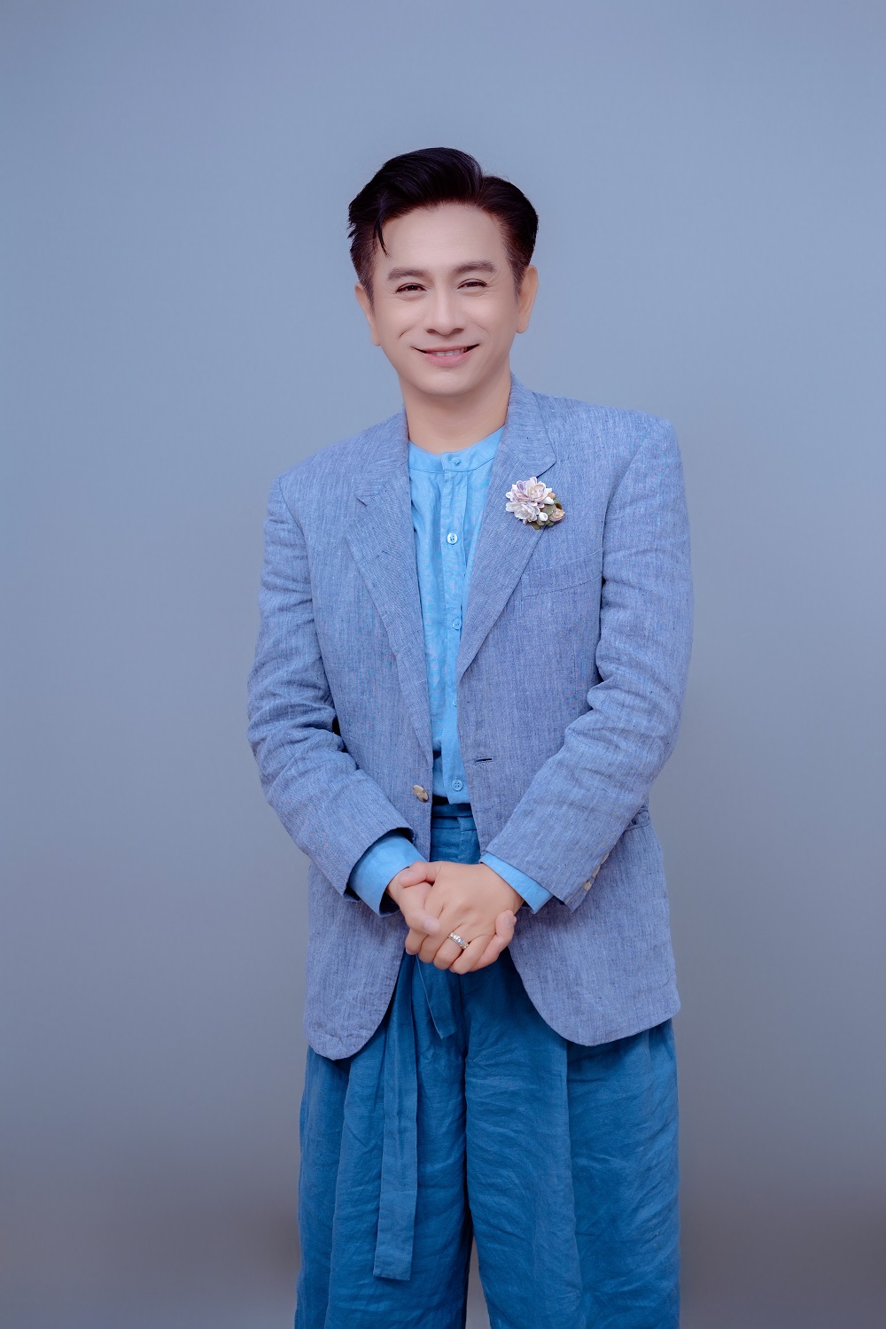 Nam nghệ sĩ là Giám đốc Nghệ thuật, 50 tuổi vẫn ở với mẹ: 'Cuộc đời mình đừng trông chờ người khác' - Ảnh 3. Nam nghệ sĩ giữ chức Giám đốc Nghệ thuật tại sân khấu kịch Idecaf