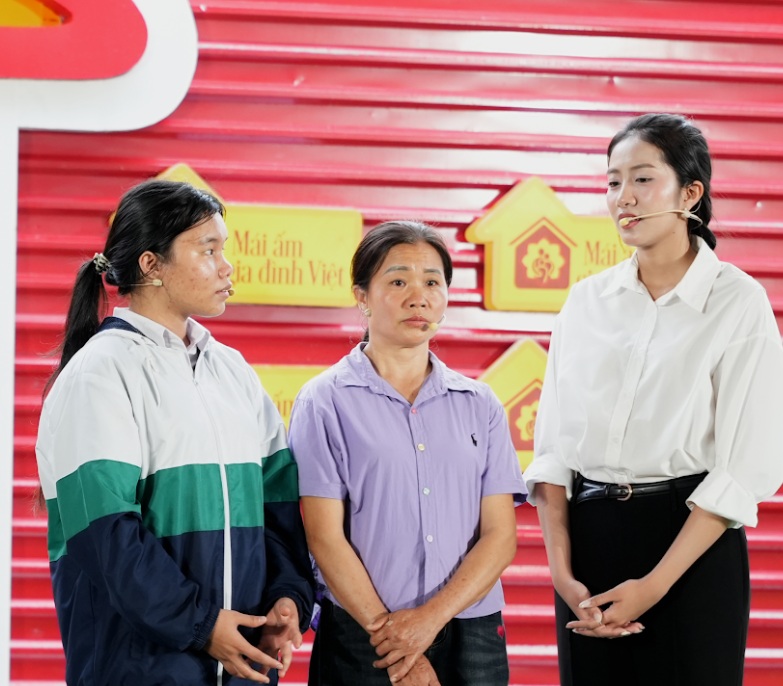 Hoa hậu Trúc Linh Hoa hậu Trúc Linh xúc động