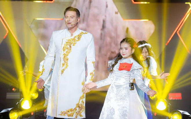 Kyo York và Gabi Bảo Uyên tại Vietnam Iconic Awards 2025