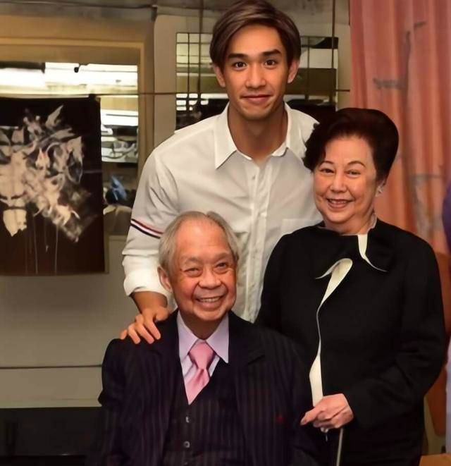 Cha chồng và chồng Ngô Uyển Phương đều ra đi đột ngột