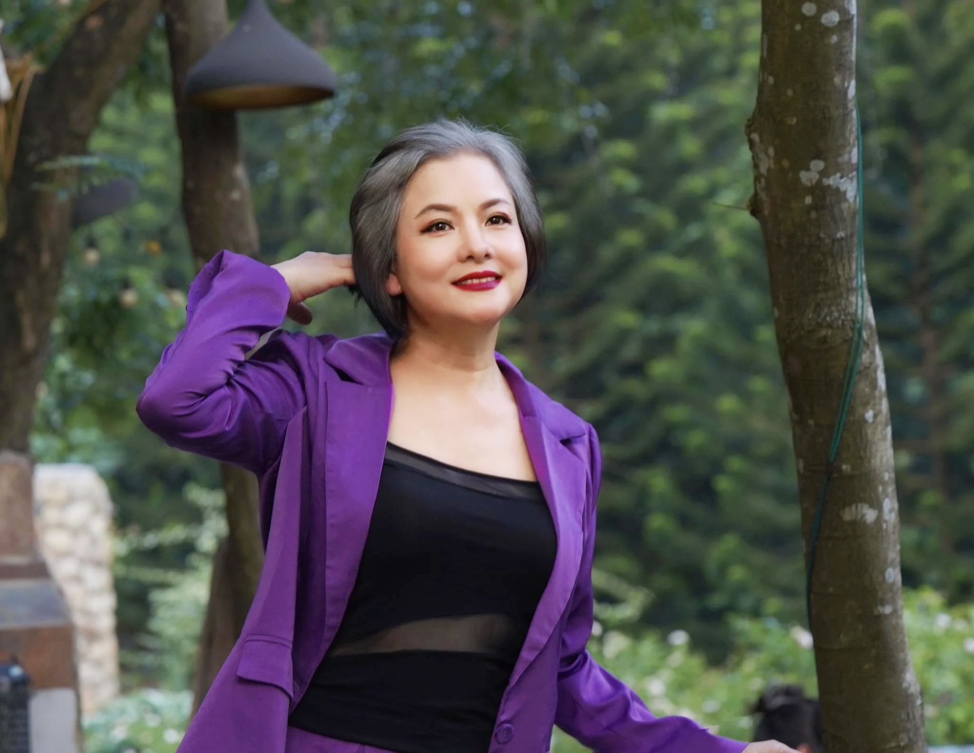 NSND Thu Quế với mái tóc bạc tự nhiên Thu Quế mái tóc bạc