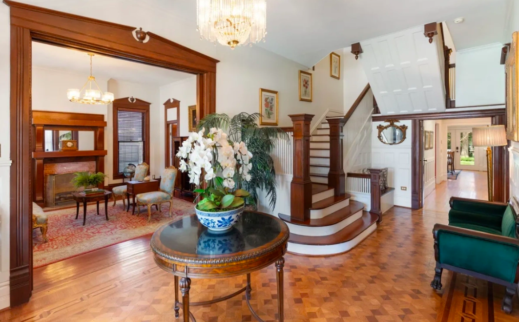 Biệt thự 37 tỷ ở Mỹ của 'Hoa hậu già nhất Việt Nam' - Ảnh 5. Thiết kế nội thất sang trọng trong biệt thự